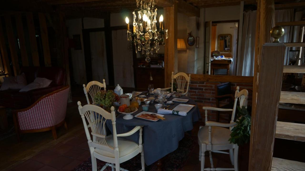 Les Hotes Des Guillemets Laglorieuse Kültér fotó