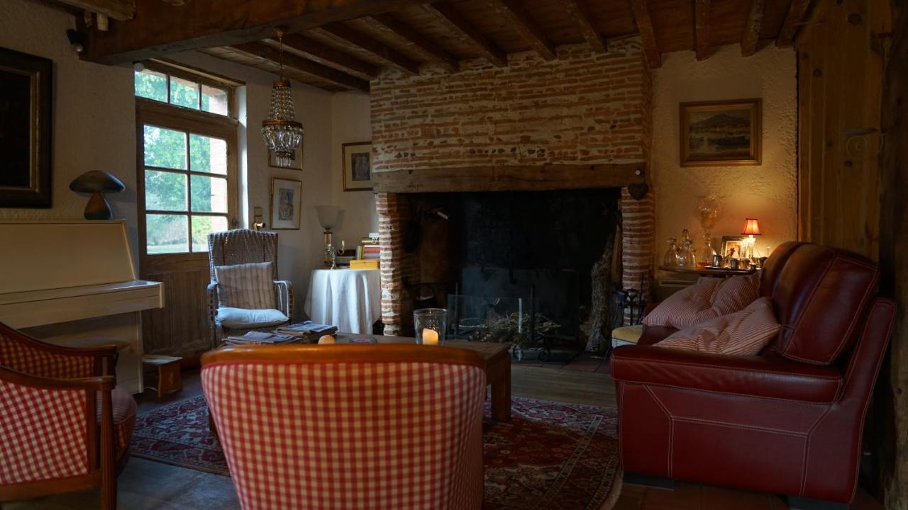 Les Hotes Des Guillemets Laglorieuse Kültér fotó